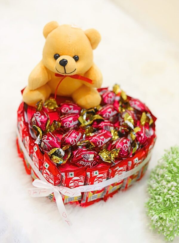 Teddy kitkat hamper - Image 3