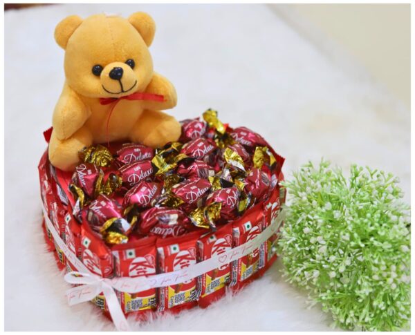 Teddy kitkat hamper - Image 4